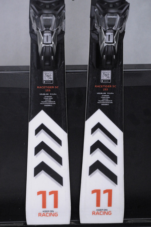 NARTY UŻYWANE VOLKL RACETIGER SC 23/24 + VMotion 12 153 cm NRC332