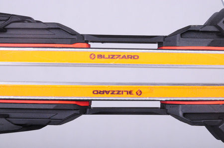 NARTY UŻYWANE BLIZZARD THUNDERBIRD R15 + TPX 12 23/24 155 cm NRB324