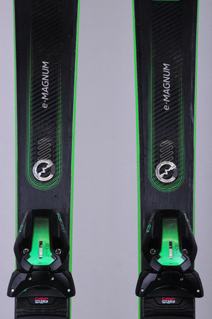 NARTY UŻYWANE HEAD SUPERSHAPE E. MAGNUM + Head PRD12 23/24 170 cm NRB026