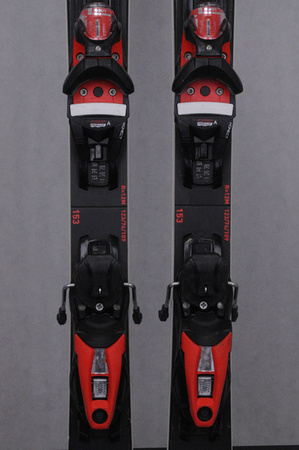 NARTY UŻYWANE ROSSIGNOL ELITE MT CARBON +  LOOK KONECT12 23/24 153 cm NRB692